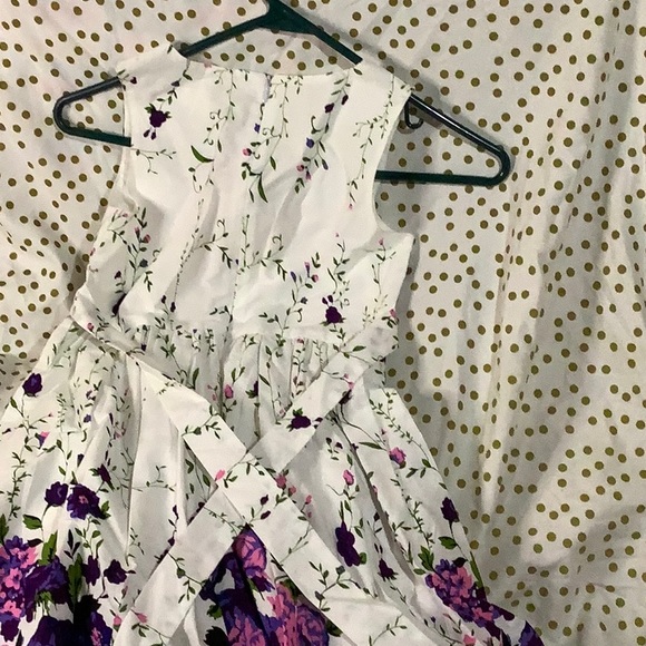 White dress - Picture 2 of 2